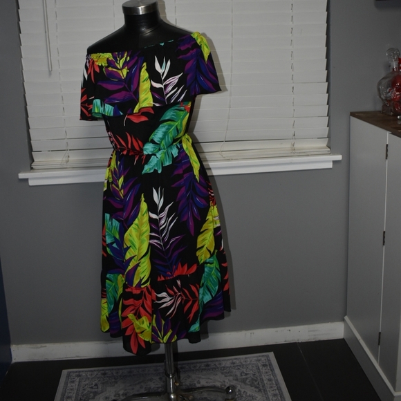 BOLD elements Dresses & Skirts - Tropical Off-Shoulder Dress